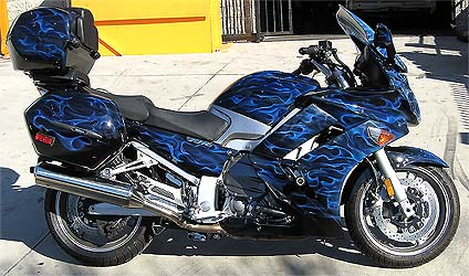 truefire flames on Yamaha motorcycle with saddlebags